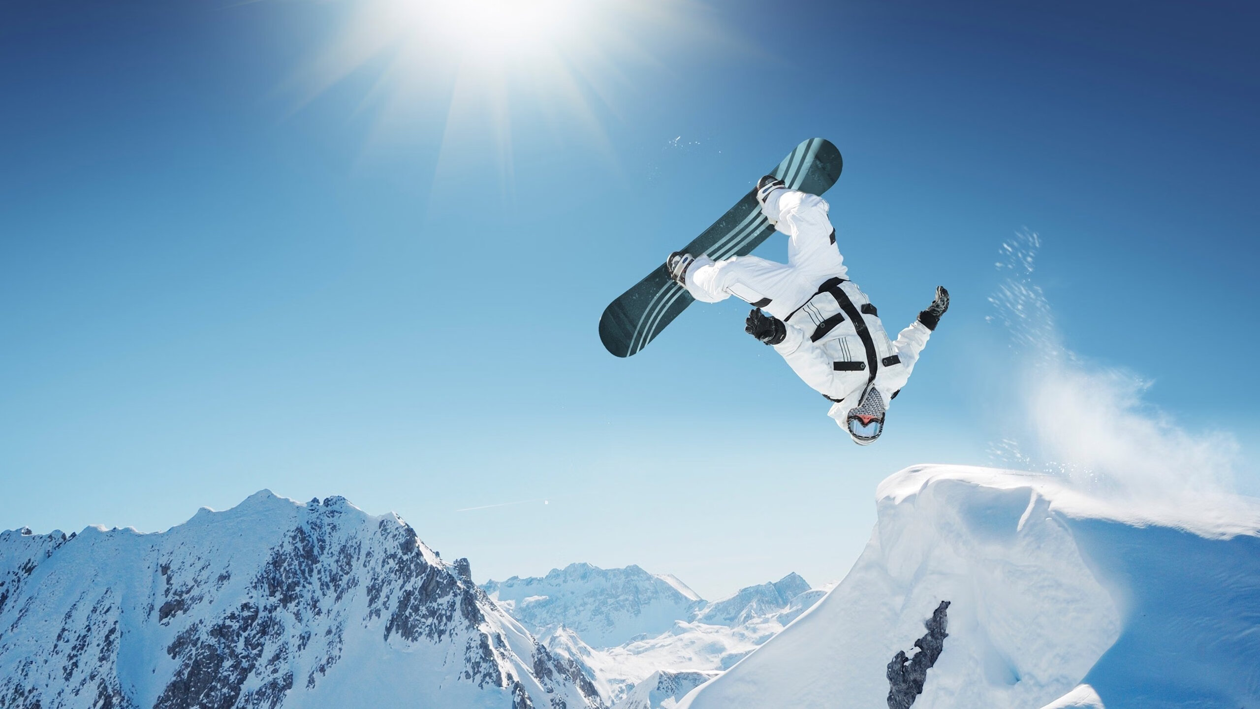 角色扮演马拉松 参赛者装扮成电影人物完成半程